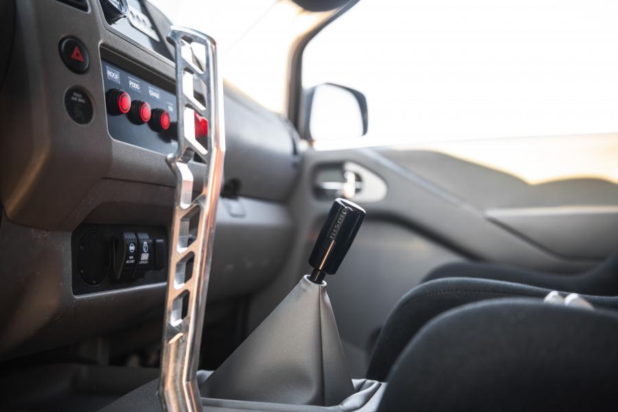 Детали интерьера Nissan Frontier Desert Runner (D40) 2019 года  (фото 27 из 32)